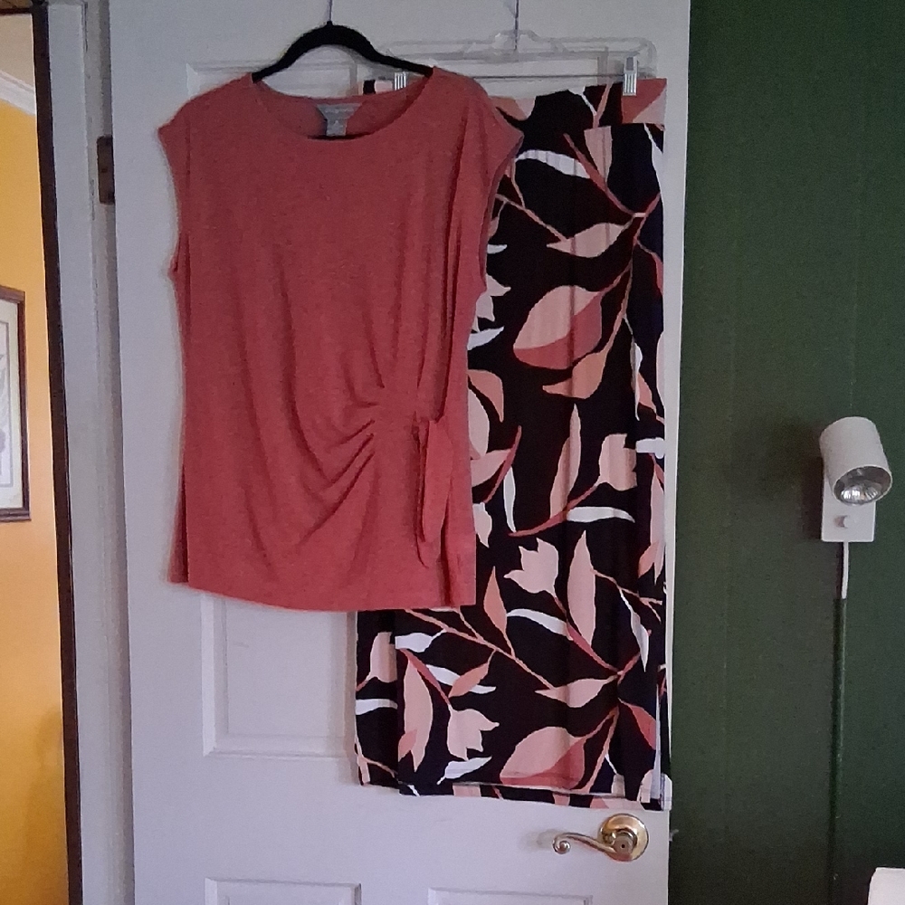 Liz Claiborne Coral Top and Black Floral Skirt Set